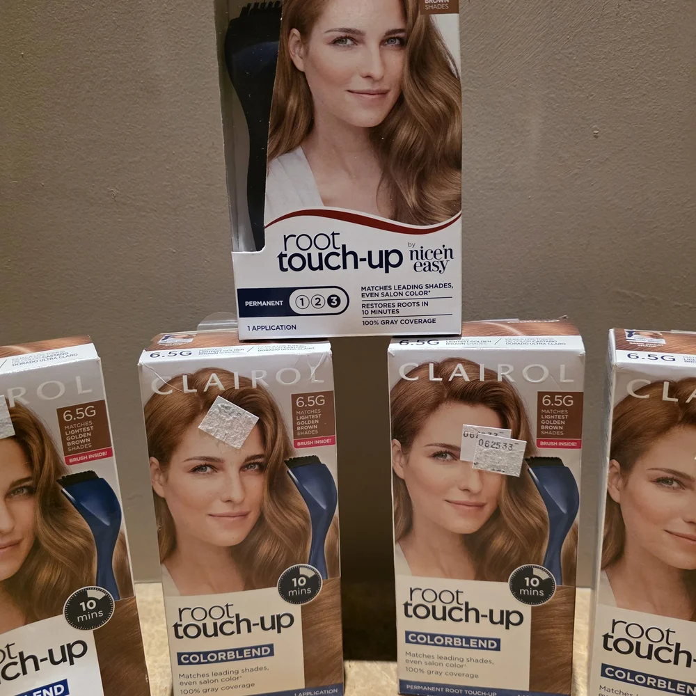 Clairol Root Touch-Up Hair Color Kit - Light Brown - Picture 4 of 7